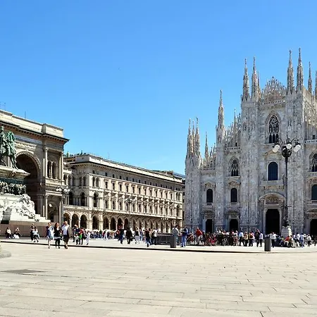 Duomo Luxury House 9 Pax Holiday home Milan